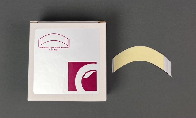 CHW tape Lion, fronts BOX 50mmx15 mm met vingerlift 50 stuks KS10