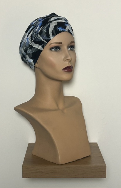 Isa mutsje Zwart/ blauw print ( 313)